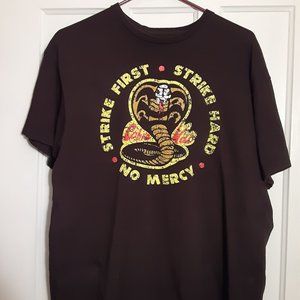 Cobra kai t-shirt (size L)